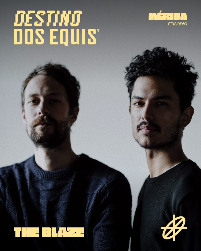 Gráfico promocional del episodio Mérida de Destino Dos Equis presentando un retrato del dúo francés The Blaze.
